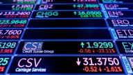 Wall Street avanza, pese al polémico despido de integrante de la Fed