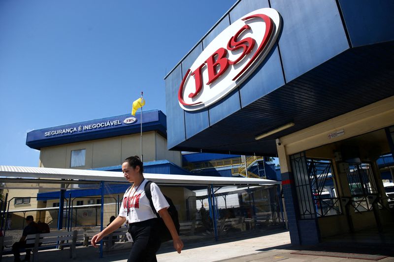 JBS sees US cattle cycle improving from late 2027
