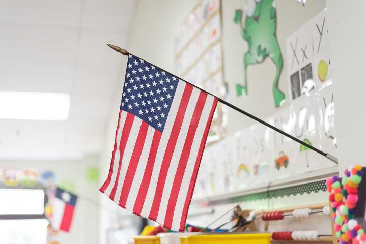 Fiscal general de Texas ordena a las escuelas exhibir los Diez Mandamientos tras fallo judicial