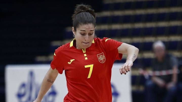 La gallega Ale de Paz, a un paso de hacer historia en el fútbol sala femenino: «Sería un honor ser partícipe del primer Mundial»