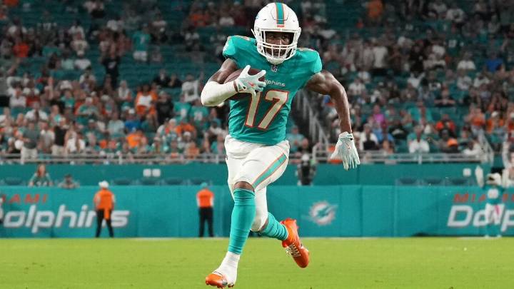 Field Yates fantasy football favorites - Jaylen Waddle, TreVeyon Henderson among popular draft targets