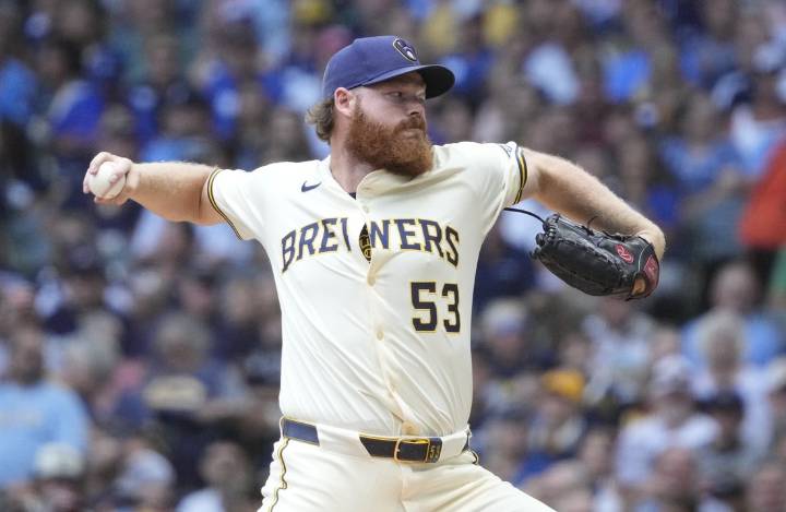 Deadspin | Brandon Woodruff, Brewers bid to bounce back vs. D-backs