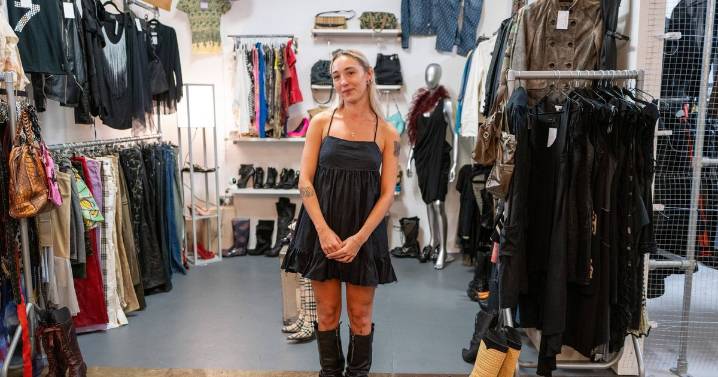 Gen-Z Londoners ditching corporate careers to work on market stalls instead