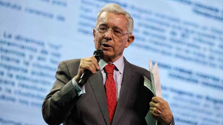 Álvaro Uribe renuncia a la prescripción en su proceso por presunta manipulación de testigos