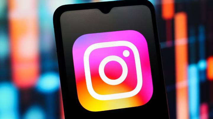 Instagram now lets you share your location. Here's how to turn it on (or off)