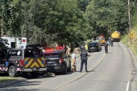 Bus carrying Pa. junior high football team crashes, sending 21 people to hospital
