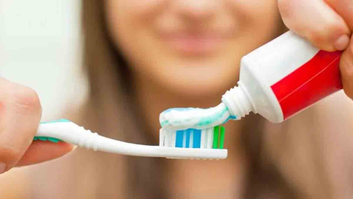 Ordena Cofepris retiro de pasta de dientes por riesgo a la salud