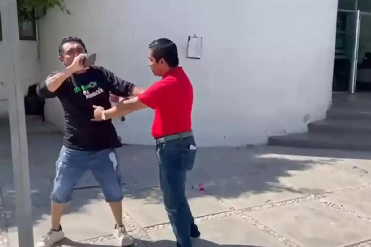 Reporteros agredidos en la Fiscalía de Campeche tras accidente protagonizado por Presidenta del DIF