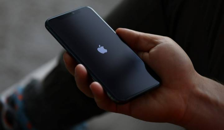 Falsifican su firma y se quedan con su iPhone 16: FACUA logra que Jazztel deje de reclamarle el dinero