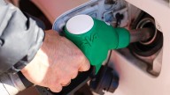 El precio de los carburantes se abarata a mínimos del verano a las puertas del puente de agosto