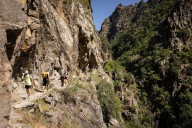 Las Gorges de Carançà: una profunda senda excavada en la roca que desafía el miedo a las alturas