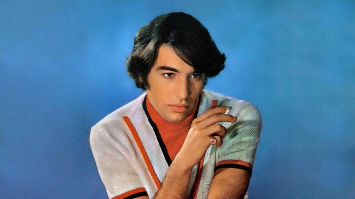 Celebran los 80 años de de Sandro con una propuesta audiovisual que revive su legado
