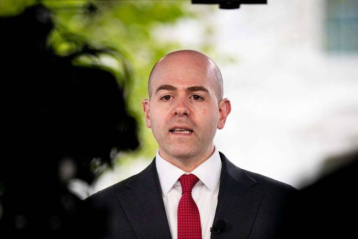 Trump elige al economista Stephen Miran como nuevo miembro en la Junta de la Fed – NotiCel 