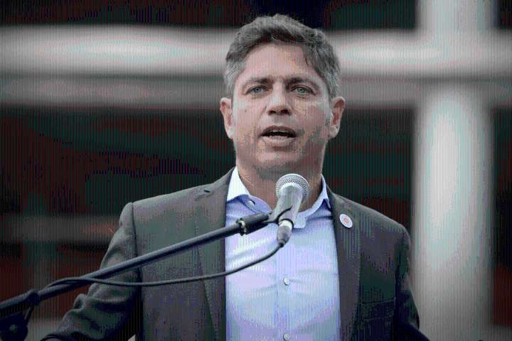 Kicillof calificó como “delirio cósmico” los anuncios de Milei y advirtió sobre la democracia