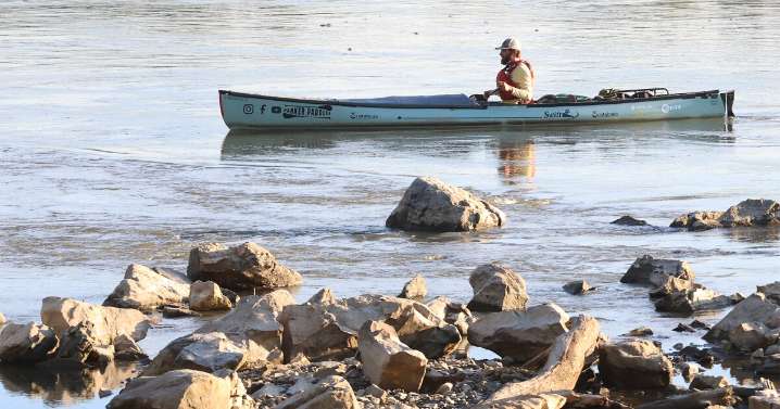 Cross-country canoer lands near Columbia