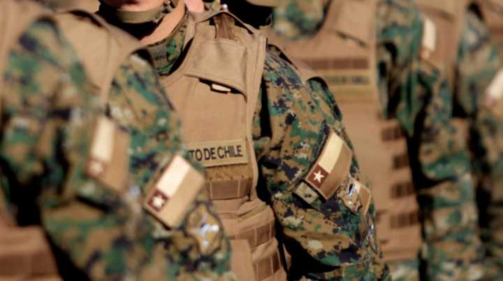 “No sé por qué me dejó sola con él”: La denuncia por violación de un capitán que remece al Ejército
