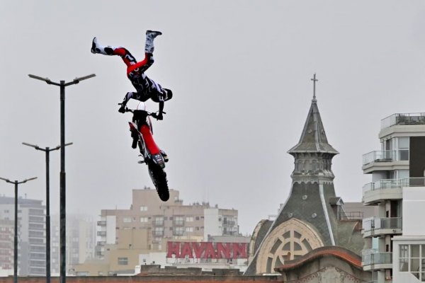 El Enduro del Invierno 2025 comenzó con un show de acrobacias