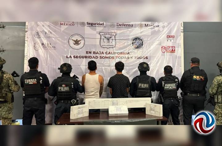 Detienen a dos menores con armas de fuego y cargadores