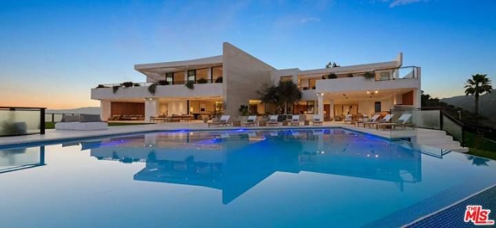 Developer Lists $38M Brentwood Estate With Panoramic Views and Resort Amenities