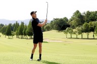 La amenaza de Nueva Zelanda. Estuvo por dedicarse al cricket y es un gran golfista, pero lamentablemente para los Pumas, es All Black