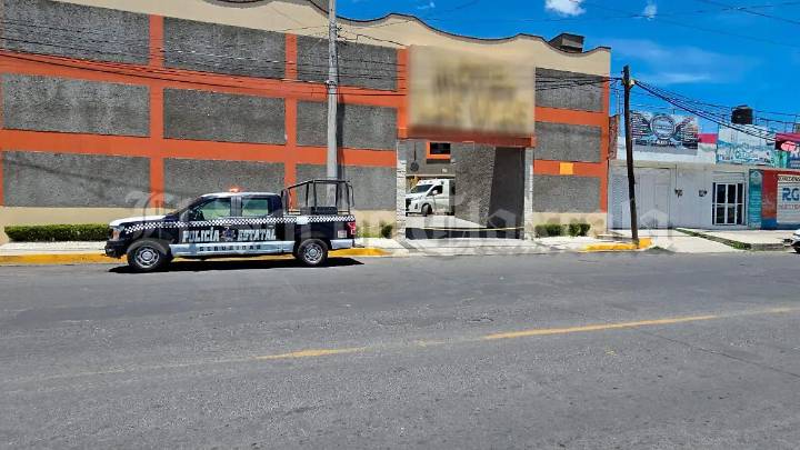 Encuentra a un hombre sin vida dentro de un motel de Apizaco