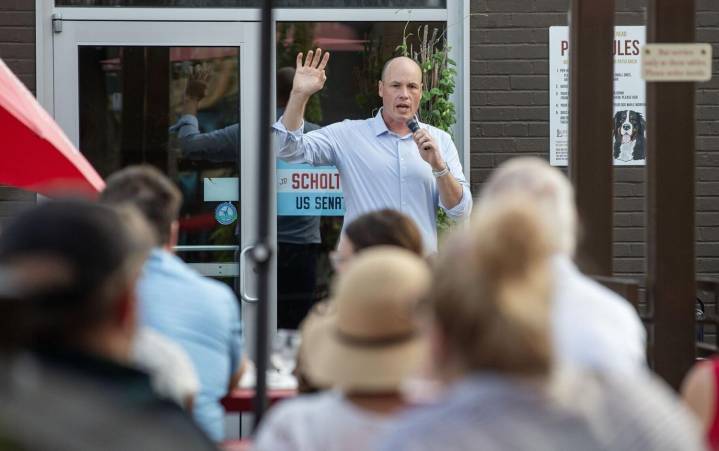 Scholten drops out of Iowa’s U.S. Senate race, endorses Turek