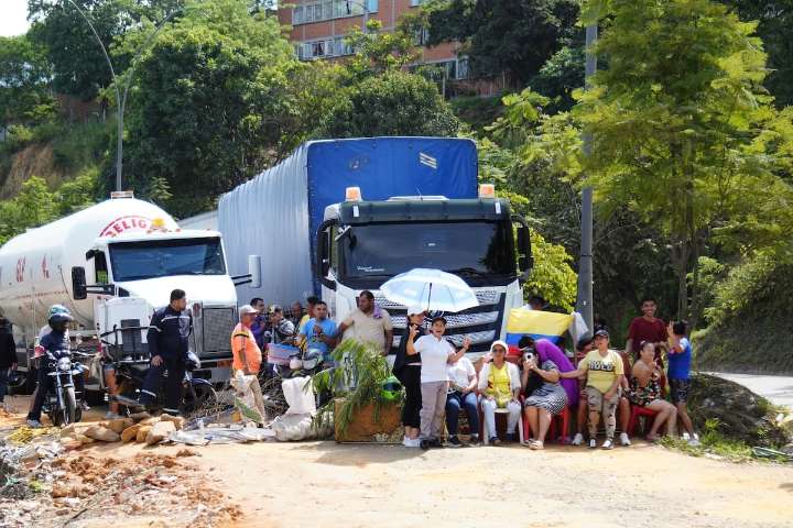 Caos vehicular en Bucaramanga por bloqueos en Paso Malo: se cumplen dos días de protestas