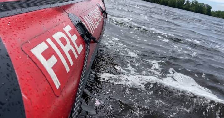 Stuck boaters pulled from Ottawa River in late