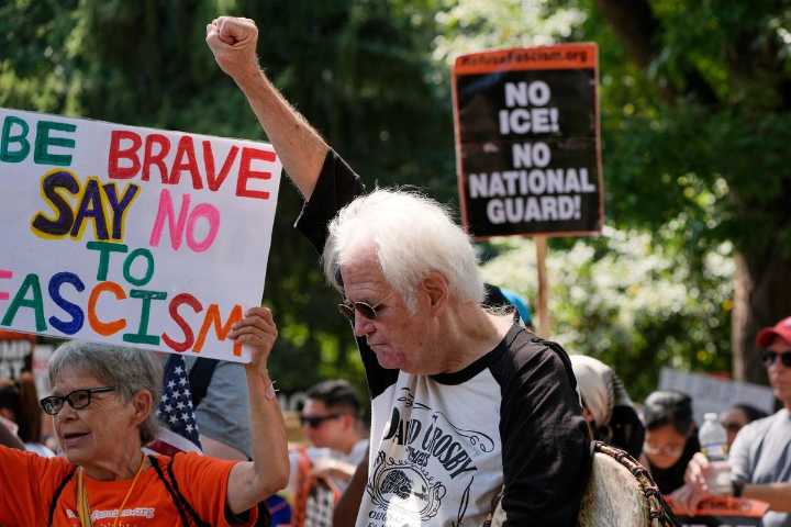 Gobierno de Trump suspende protección temporal para 60 mil migrantes