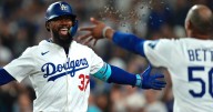 Betts' sacrifice fly and Hernández's homer lift Dodgers over Padres for tie in NL West