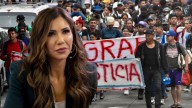 Kristi Noem presume sus logros: "más de medio millón de migrantes se han deportado voluntariamente"