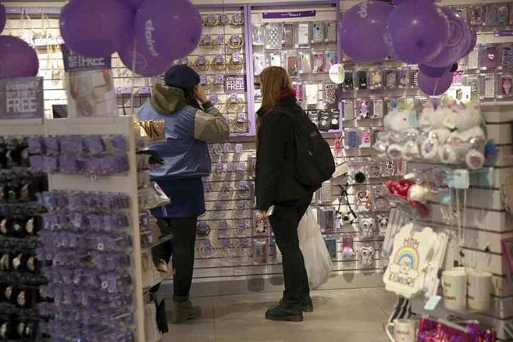 Accessory retailer Claire’s files for bankruptcy again