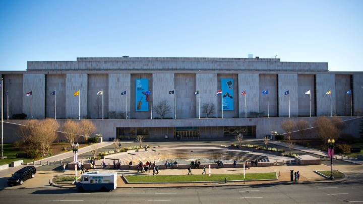 Smithsonian will again include Trump in impeachment exhibit in ‘coming weeks'