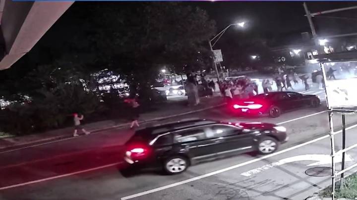 Carrera clandestina se apodera del centro de la ciudad de Newton