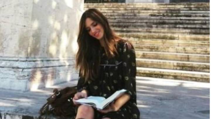 Lo que leen los famosos en vacaciones: desde Maribel Verdú a Sara Carbonero y Dua Lipa