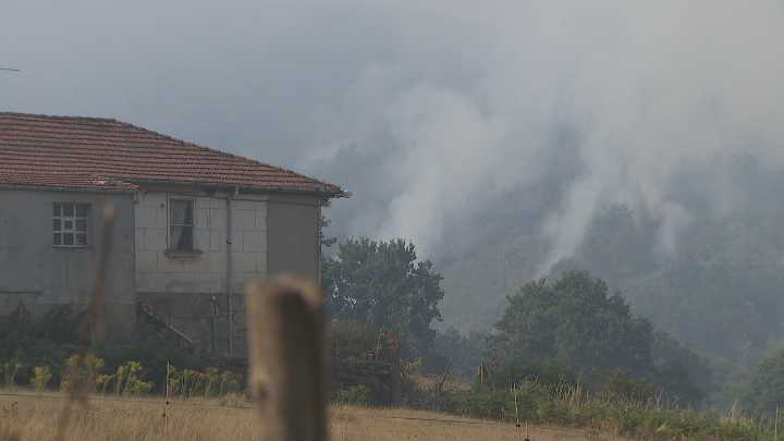 Desactivada a Situación 2 por o incendio en Maceda que xa queimou 300 hectáreas e segue activo o de Chandrexa