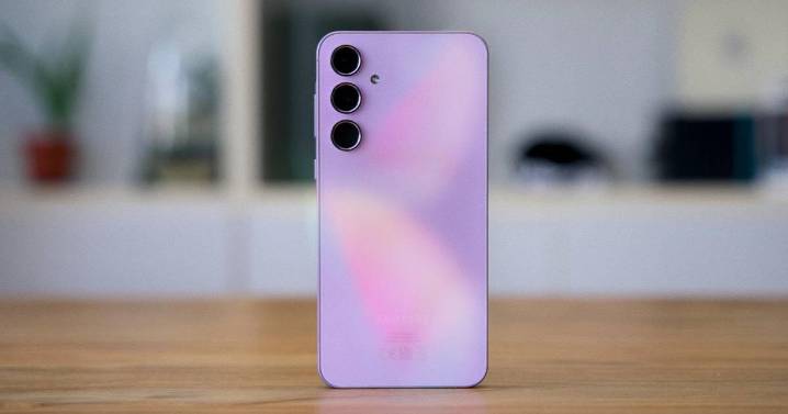 Este Samsung es igual de potente que un Galaxy A56, tiene las mismas cámaras, pero cuesta menos: tu celular ideal llegó