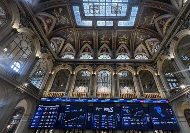 El Ibex ataca los 15.000 puntos que perdió en la crisis de 2008