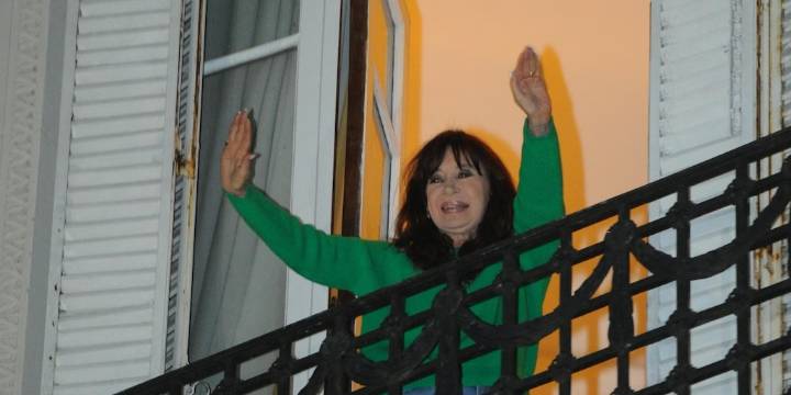Cristina Kirchner volvió a criticar a Milei y advirtió: “El fracaso más estrepitoso y trágico se está dando en la macroeconomía”