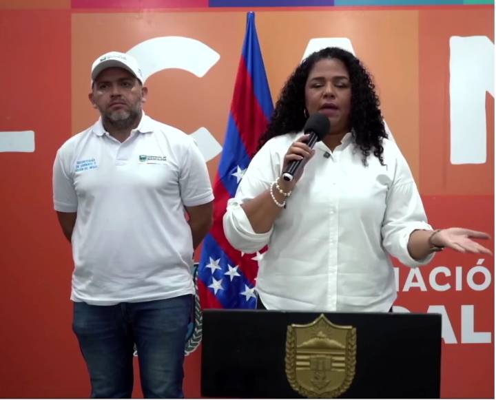 Gobernadora Ingris Padilla anuncia entrega de 3.925 kits a damnificados por lluvias en Santa Marta