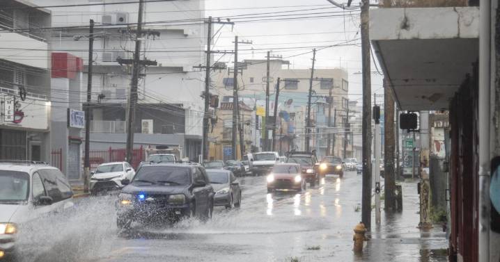 Puerto Rico amanece entre lluvias y advertencias tras el paso del huracán Erin