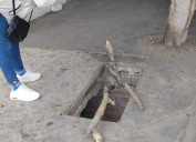 Piura: buzón en mal estado representa riesgo para escolares en la Av. Loreto