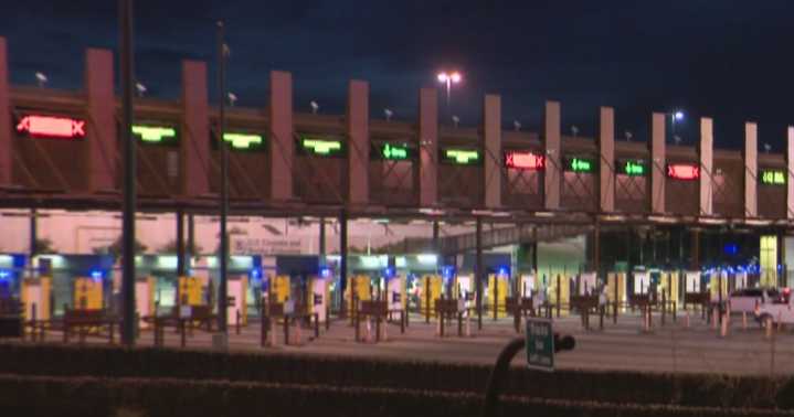 Traffic halts at Nogales port