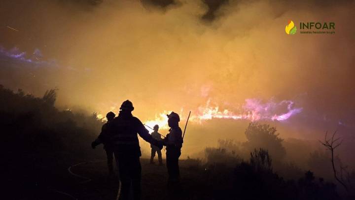 Los últimos bomberos aragoneses destinados a los incendios de Castilla y León regresarán este lunes