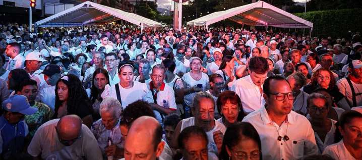 Cientos de caleños realizaron una ‘velatón’ por la paz, tras atentados de las disidencias