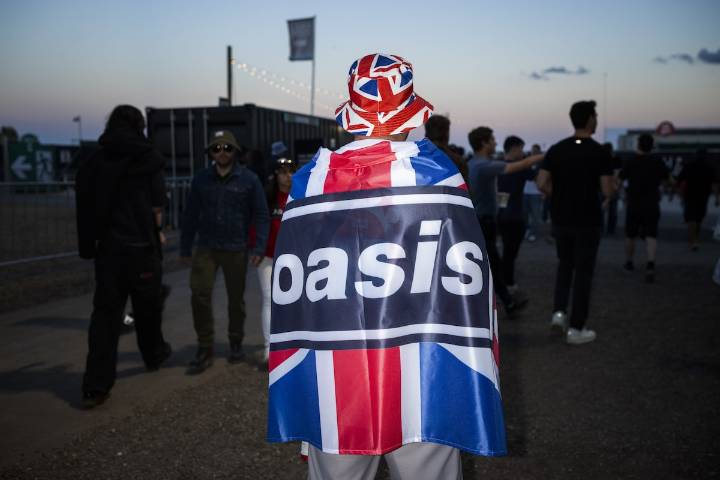 A reunited Oasis supernovas a soggy, nostalgic crowd at Toronto’s Rogers Stadium