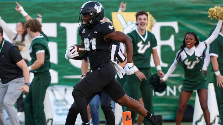 Candidates abound at USF to replace Sean Atkins’ pass