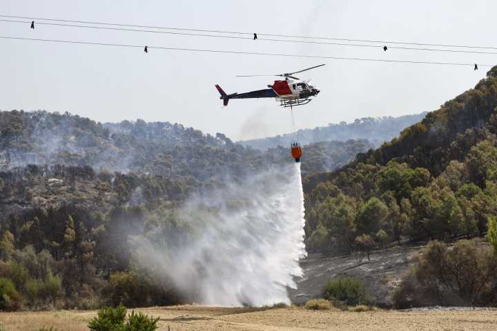 Incendios forestales destruyen zonas de Navarra al norte de España