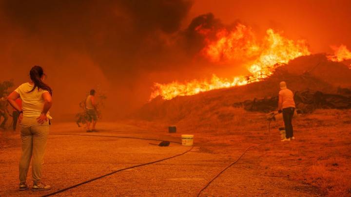 Los fuegos en Portugal dejan su primera víctima mortal