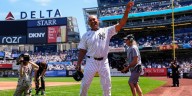 Mariano Rivera tears Achilles in Yankees' Old